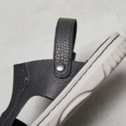 Textured Genuine Leather Cutout Back Strap Leather Upper Rubber Outsole Sandals - 图片 3