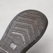 Hand-Stitched Back Strap Closed-Toe Leather Upper Rubber Outsole Sandals - 图片 5